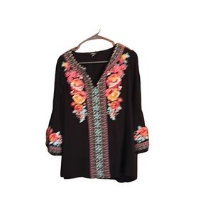 💜💜 ANDREE’ by Unit Black Embroidered Bell Sleeved Top Size Medium